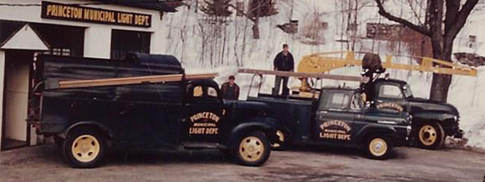 PMLD historic photo of 1950s vehicles